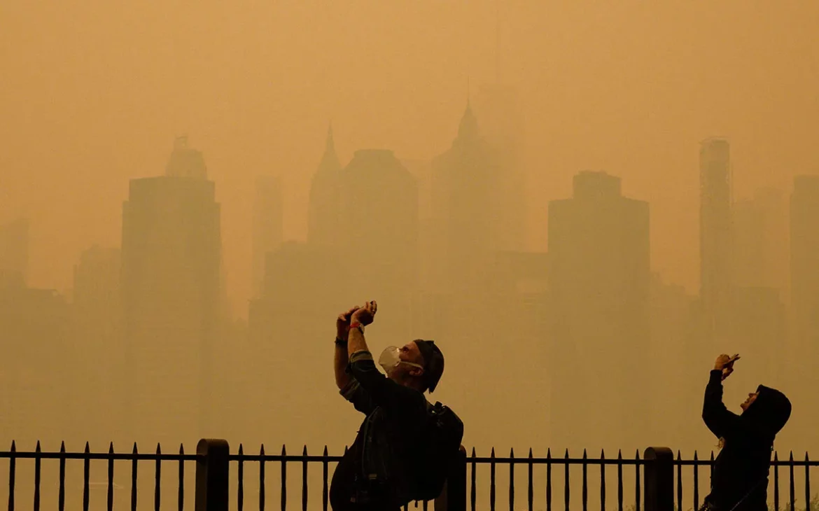 “Panorama apocalíptico” que provocó el humo que invade el noreste de EE.UU.