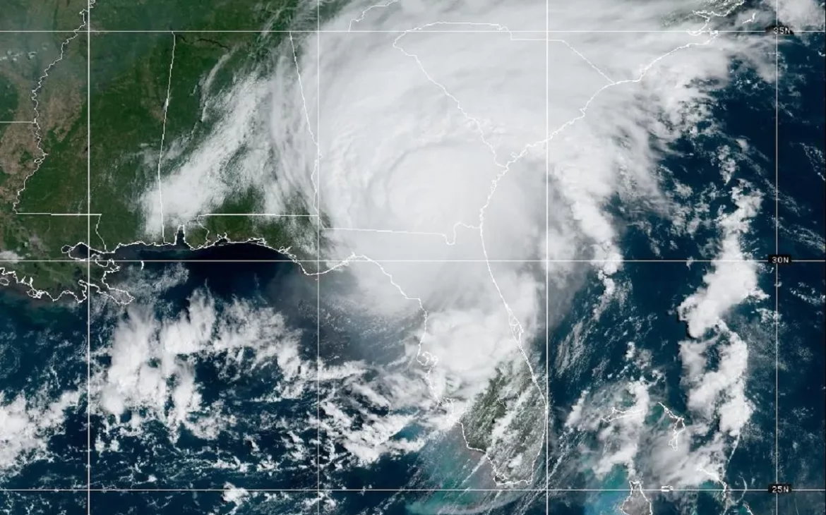 Idalia deja sus primeras muertes y se debilita a huracán categoría 1 en su trayecto a Georgia