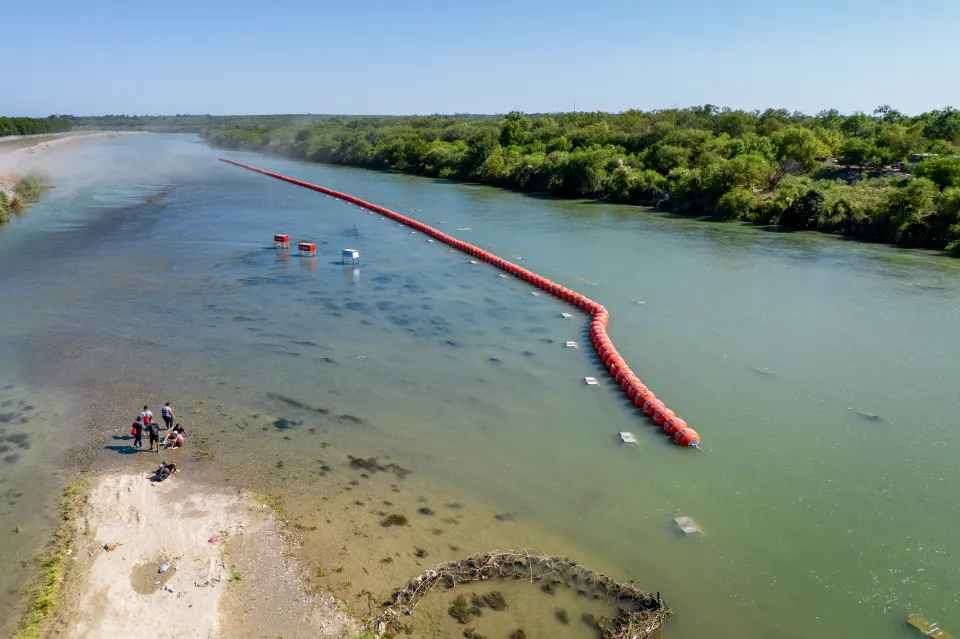 Sequía deja al descubierto 5 barcos de la Primera Guerra Mundial hundidos en el fondo de un río en Texas