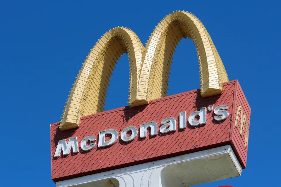 Más franquiciados de McDonald’s son multados por violaciones de trabajo infantil