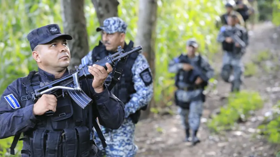 Nayib Bukele ordena cercar toda una región para sacar a las pandillas “de sus escondites” en El Salvador