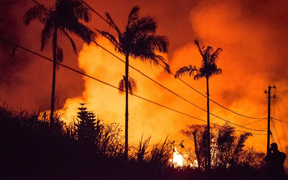 Voraz serie de incendios forestales en Hawaii deja 36 muertos, daños en infraestructura y decenas de evacuados