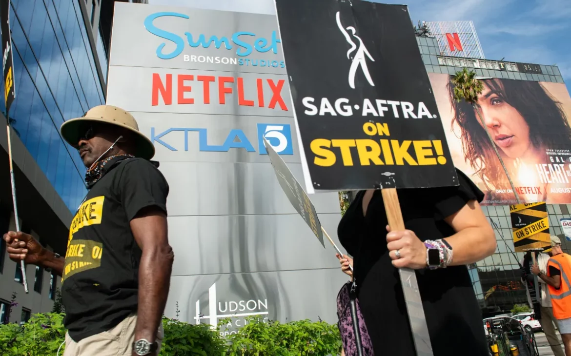 Hollywood se recupera: Sindicato alcanza acuerdo con estudios de cine y TV para terminar huelga